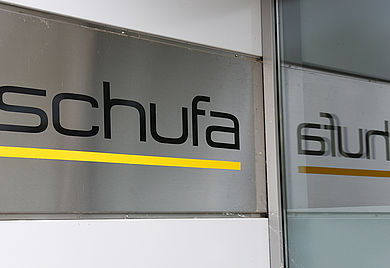SCHUFA Gebäude mit Logo.