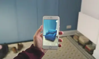 Wie sieht ein neues Möbelstück in der eigenen Wohnung aus? Augmented Reality ist ein Anwendungsfall für Metaverse-Technologien, der schon alltagstauglich ist.