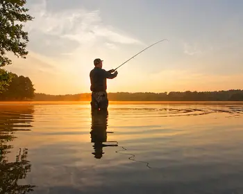 Angler in der Morgensonne