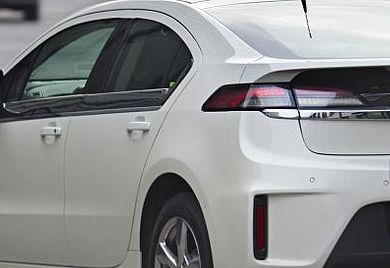 Elektroauto: Fahrzeuge wie der Opel Ampera bewegen sich bereits mit Elektromotoren.