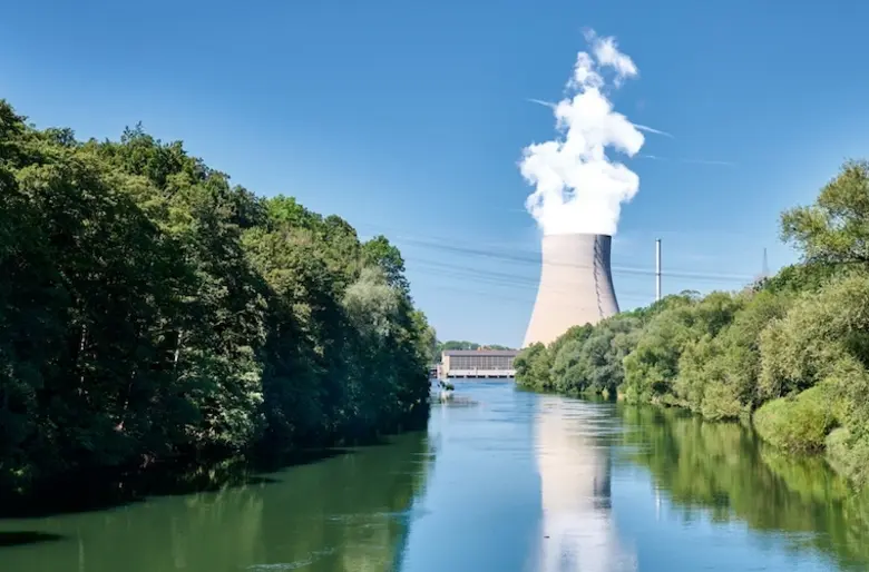 Das Kernkraftwerk Isar 2 in Essenbach ist eins der letzten drei noch aktiven Atomkraftwerke in Deutschland. 