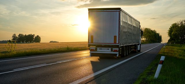 Per LKW: Ein Großteil des Rekord-Güterverkehrs war auch 2016 auf der Straße unterwegs.